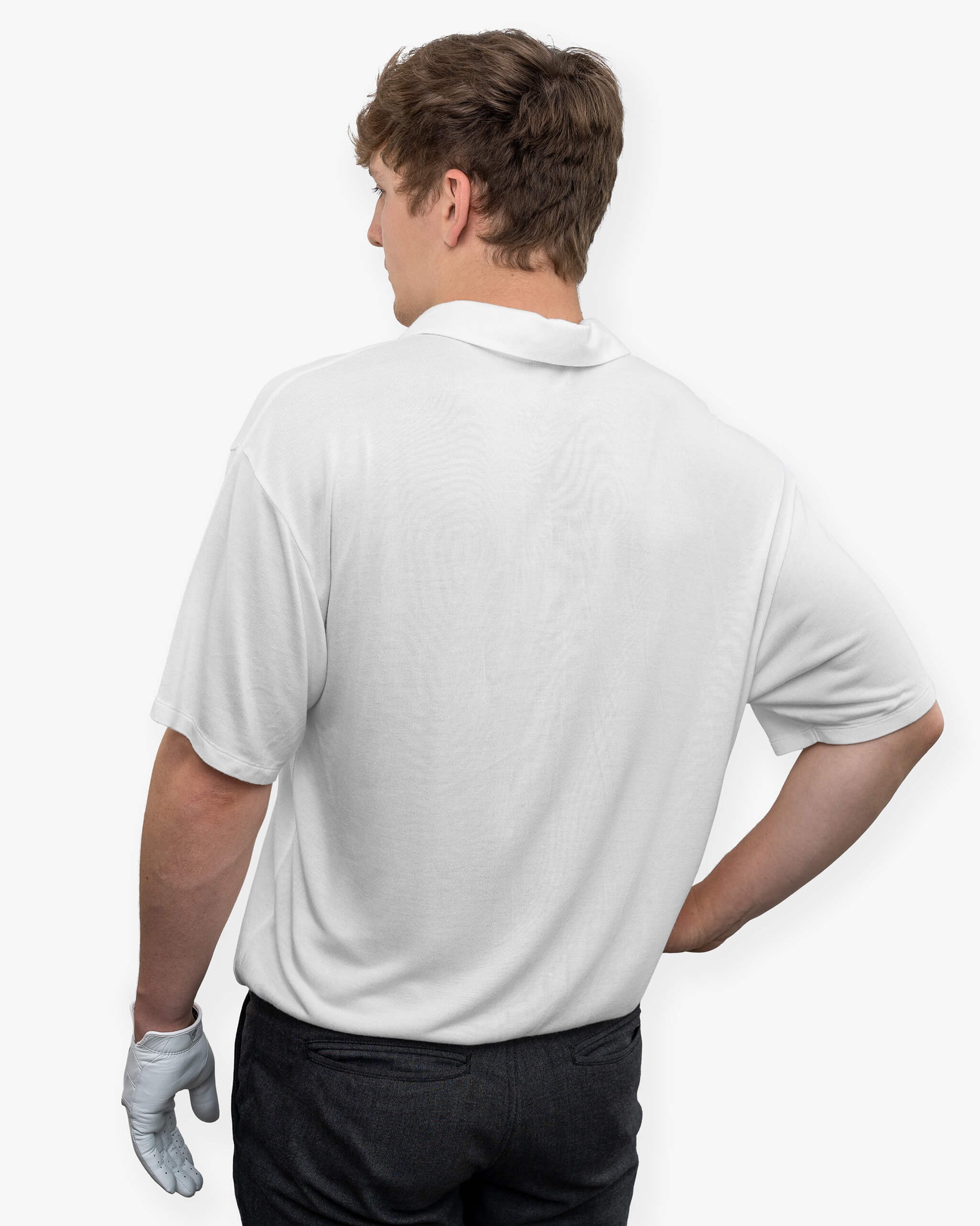 Rückansicht weißes Golf Poloshirt aus TENCEL™ für Herren von paxariño.