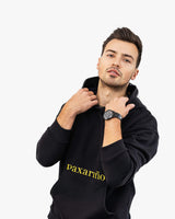 Frontansicht schwarzer Golf Hoodie aus Bio-Baumwolle für Herren von paxariño.